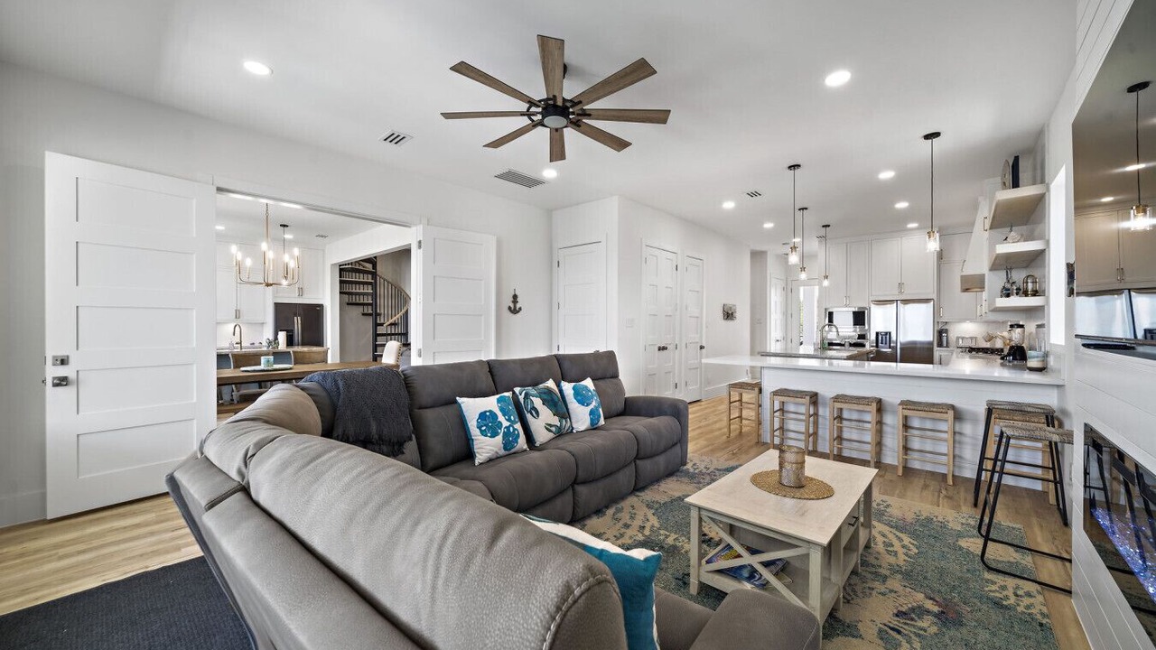 Photo of Bedroom in Clear Lake Shores