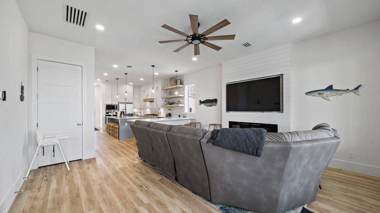 Photo of Bedroom in Clear Lake Shores