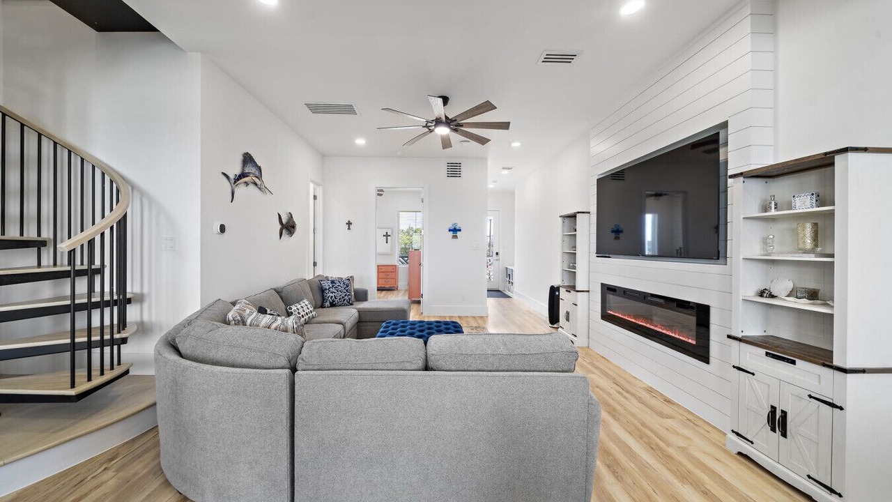 Photo of Bedroom in Clear Lake Shores
