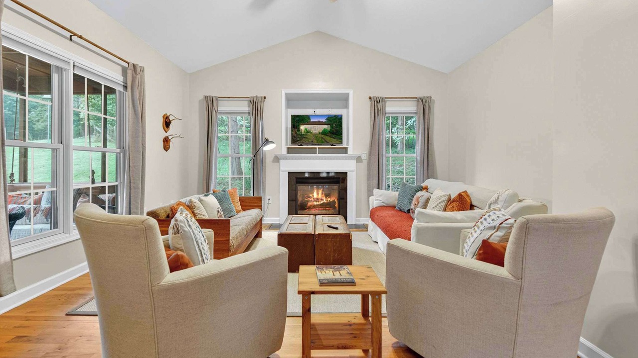Photo of Livingroom in Luray