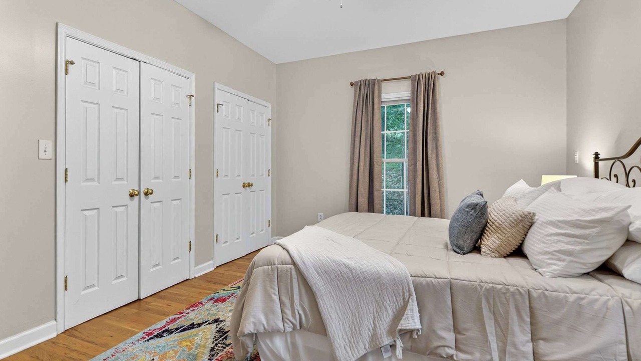 Photo of Bedroom in Luray