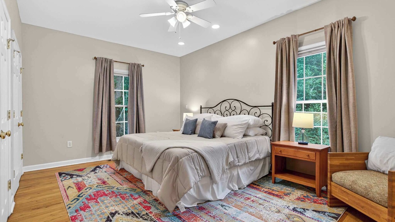Photo of Bedroom in Luray