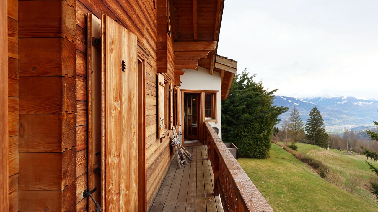 Photo of Outdoor in Lens