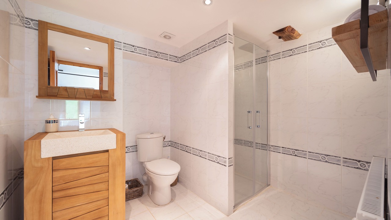 Photo of Bathroom in Combefa