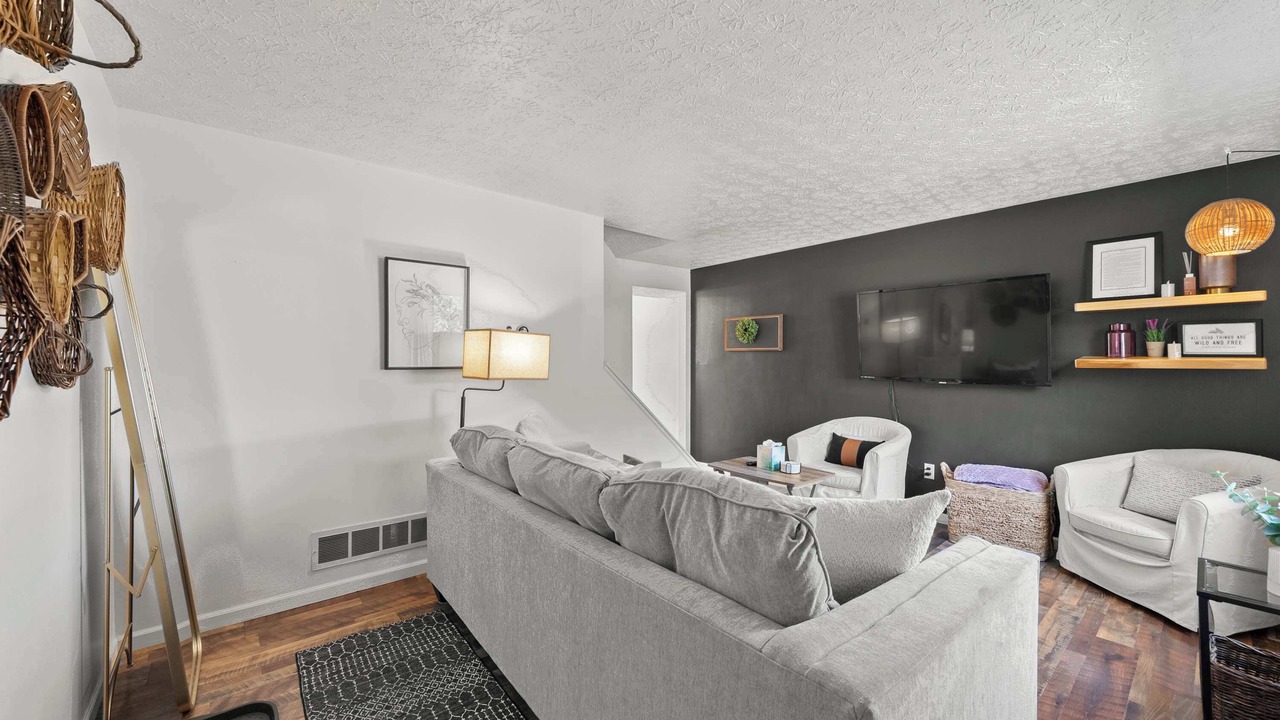Photo of Bedroom in Summit Station