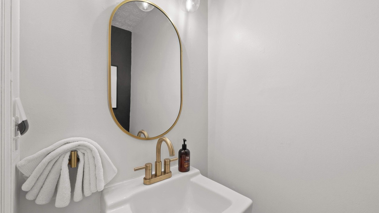 Photo of Bedroom in Summit Station