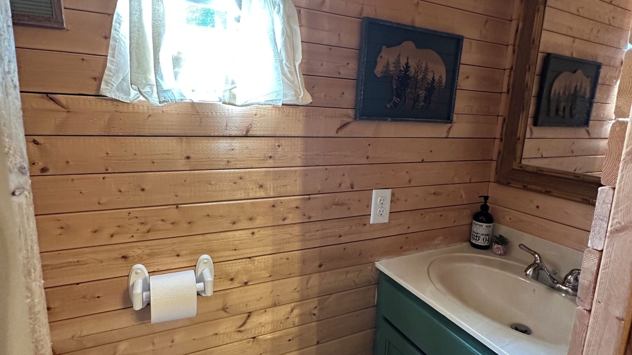 Photo of Bathroom in Green Pond