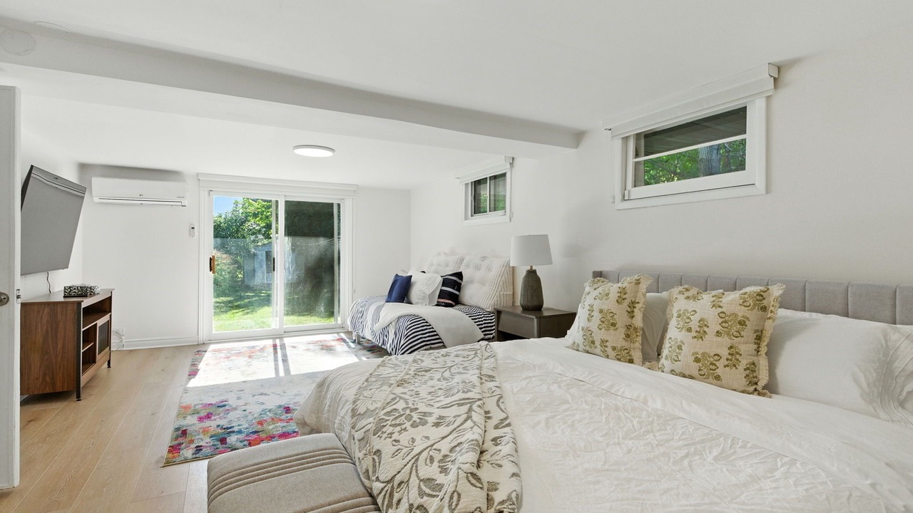 Photo of Bedroom in Mineola