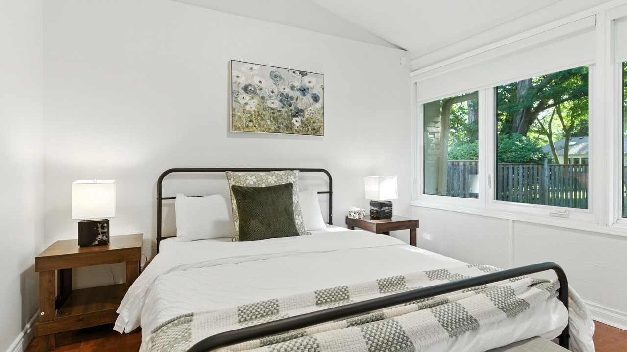 Photo of Bedroom in Mineola
