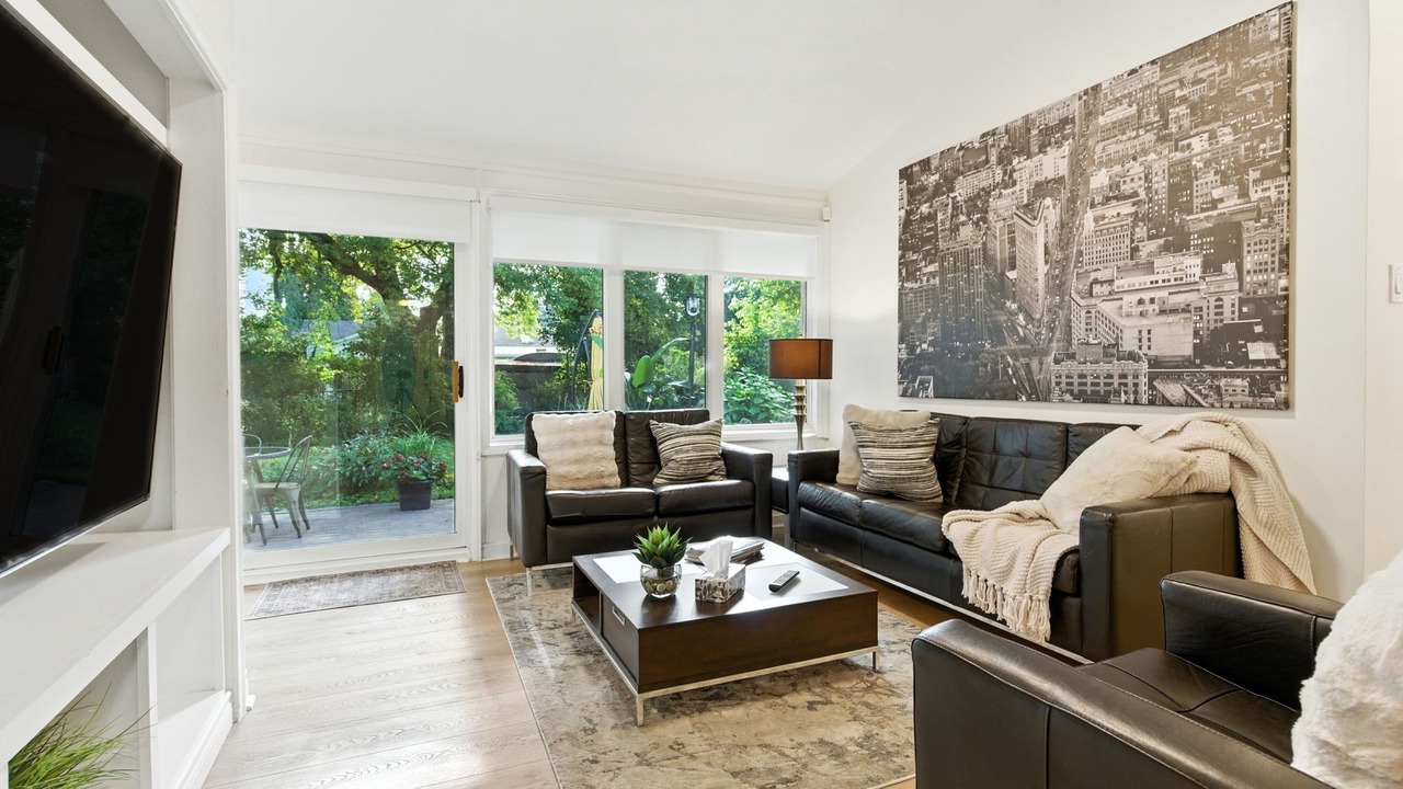 Photo of Livingroom in Mineola