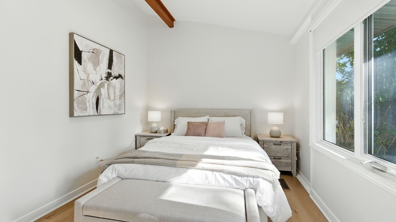 Photo of Bedroom in Mineola
