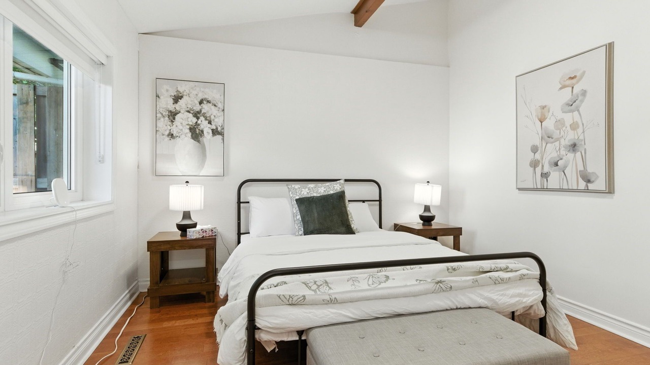 Photo of Bedroom in Mineola