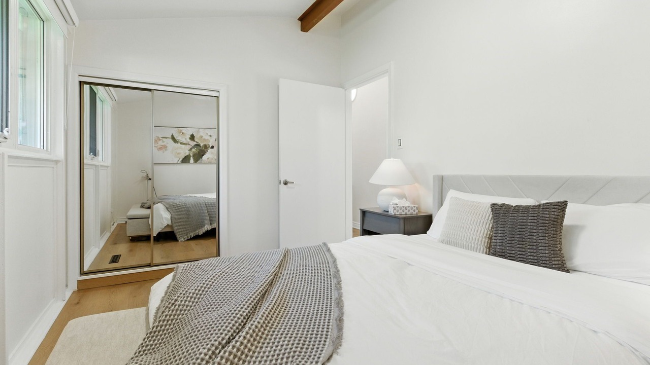 Photo of Bedroom in Mineola