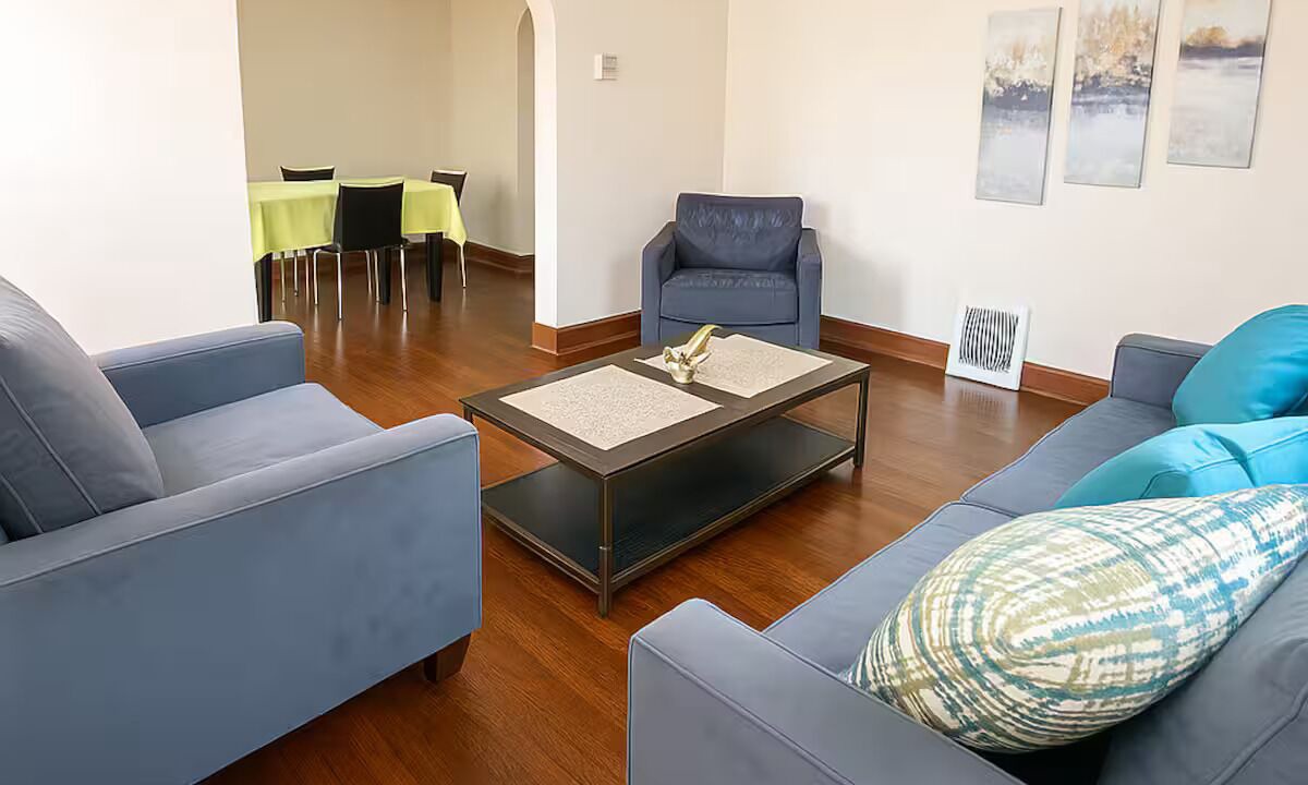 Photo of Livingroom in Youngstown