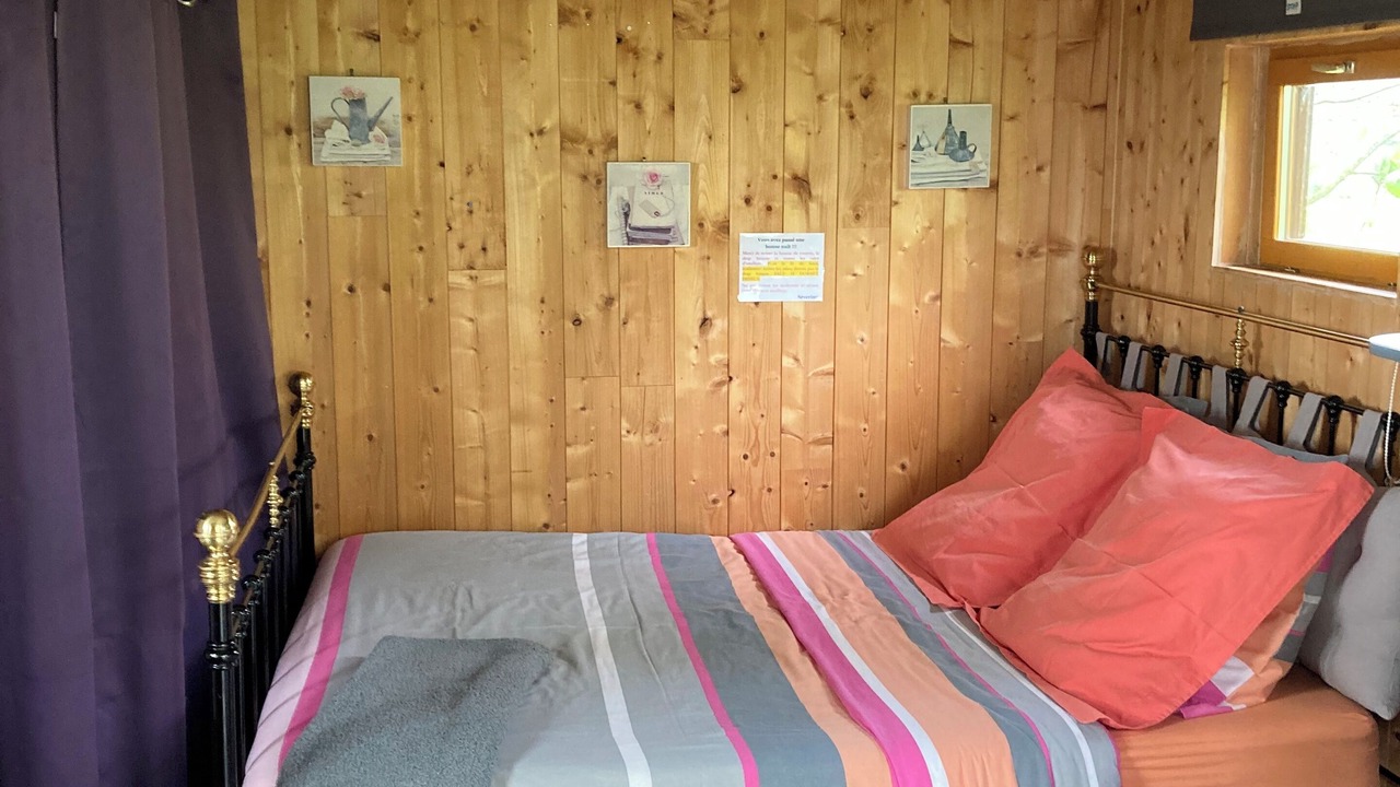 Photo of Bedroom in Cleville