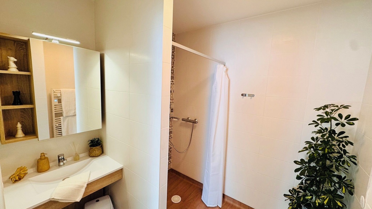 Photo of Bathroom in Aubergenville