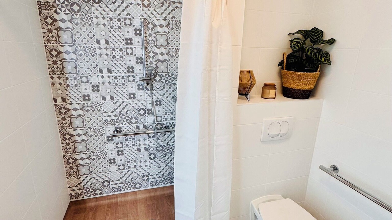 Photo of Bathroom in Aubergenville