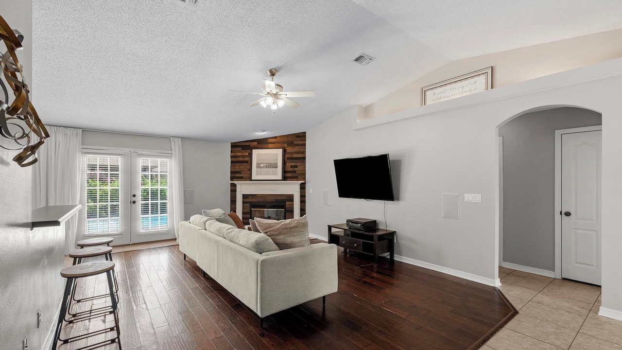 Photo of Livingroom in Gulf Breeze