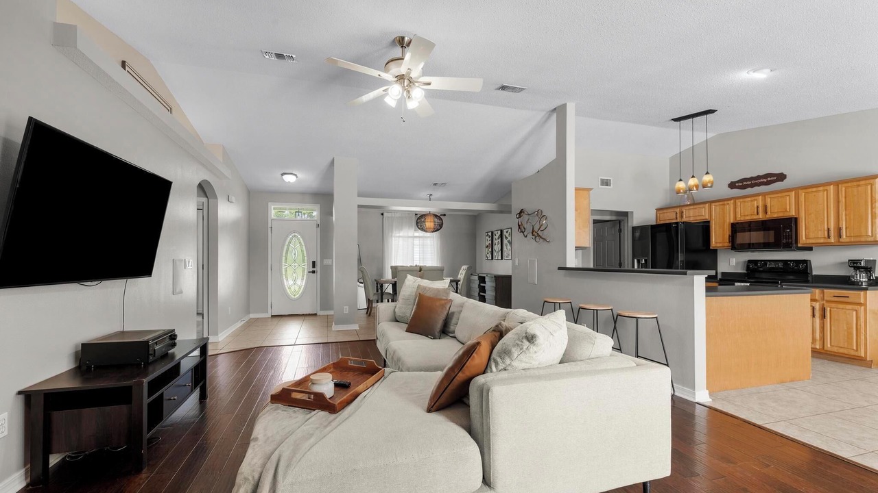 Photo of Livingroom in Gulf Breeze