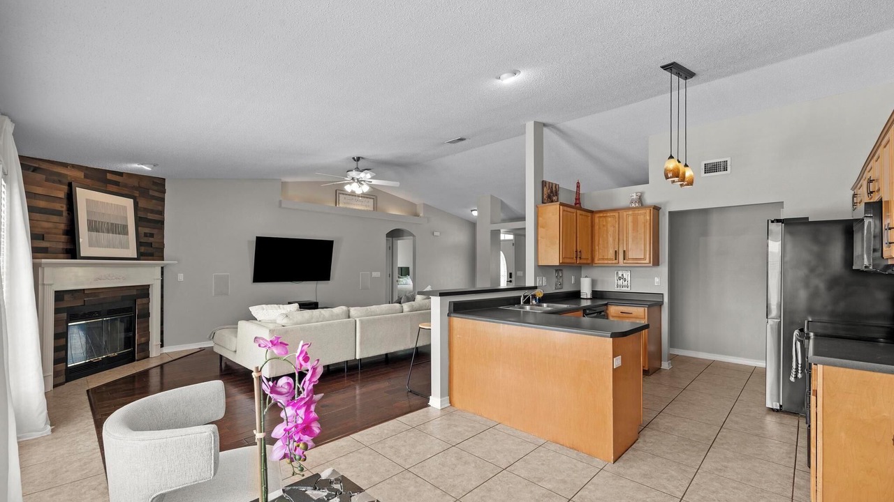 Photo of Livingroom in Gulf Breeze