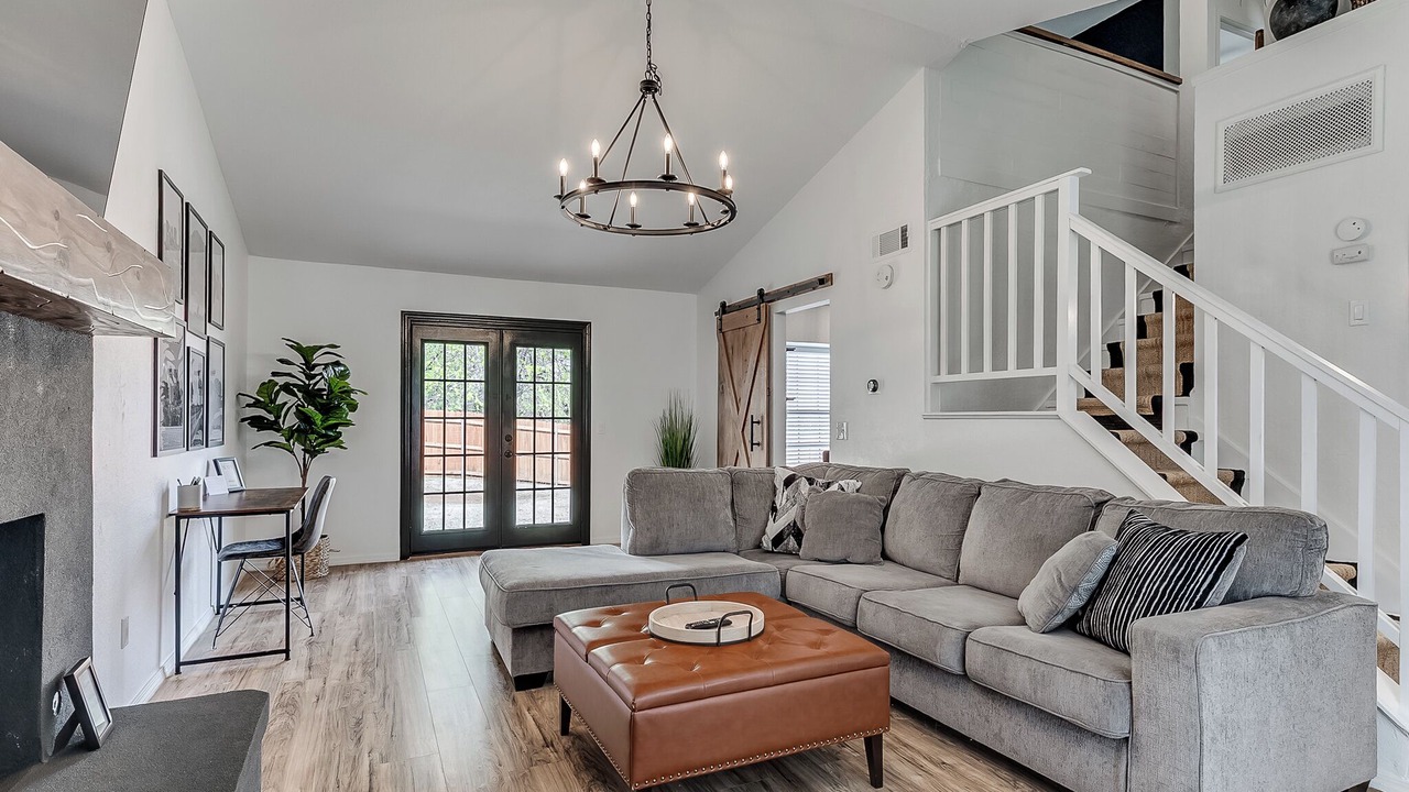 Photo of Livingroom in Edmond