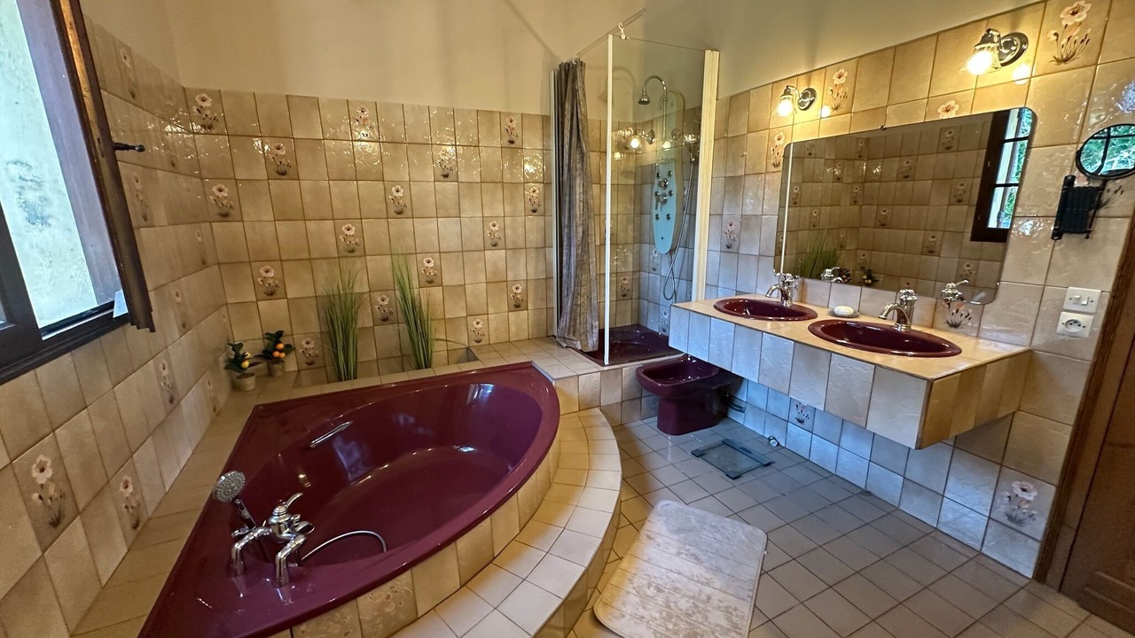 Photo of Bathroom in Mongauzy