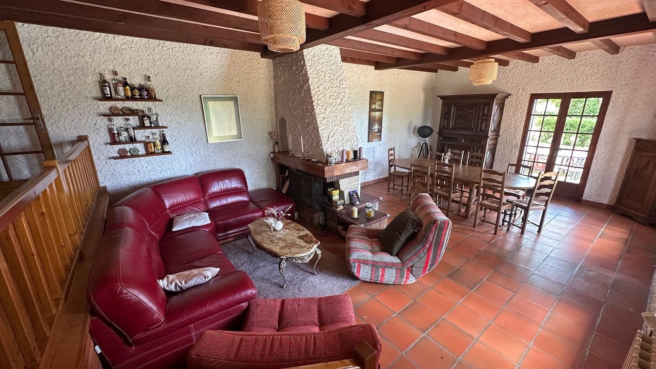 Photo of Others in Mongauzy