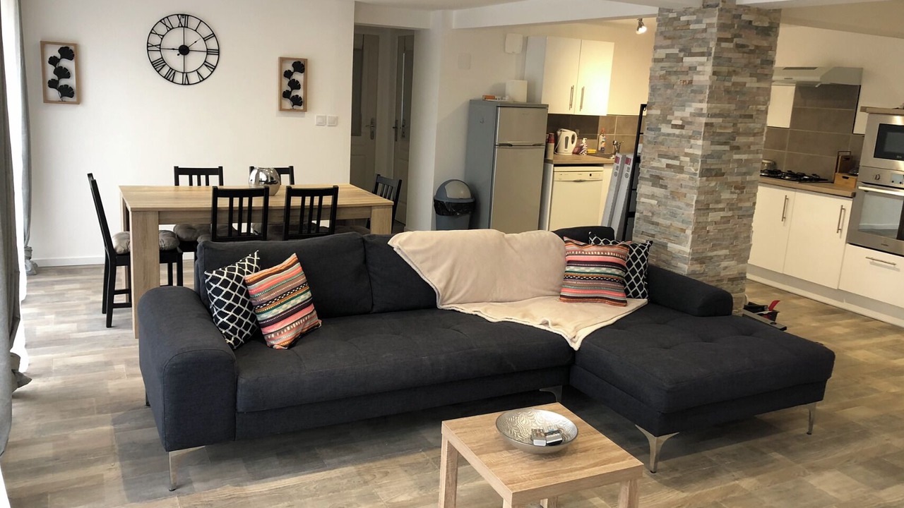 Photo of Livingroom in Laplume