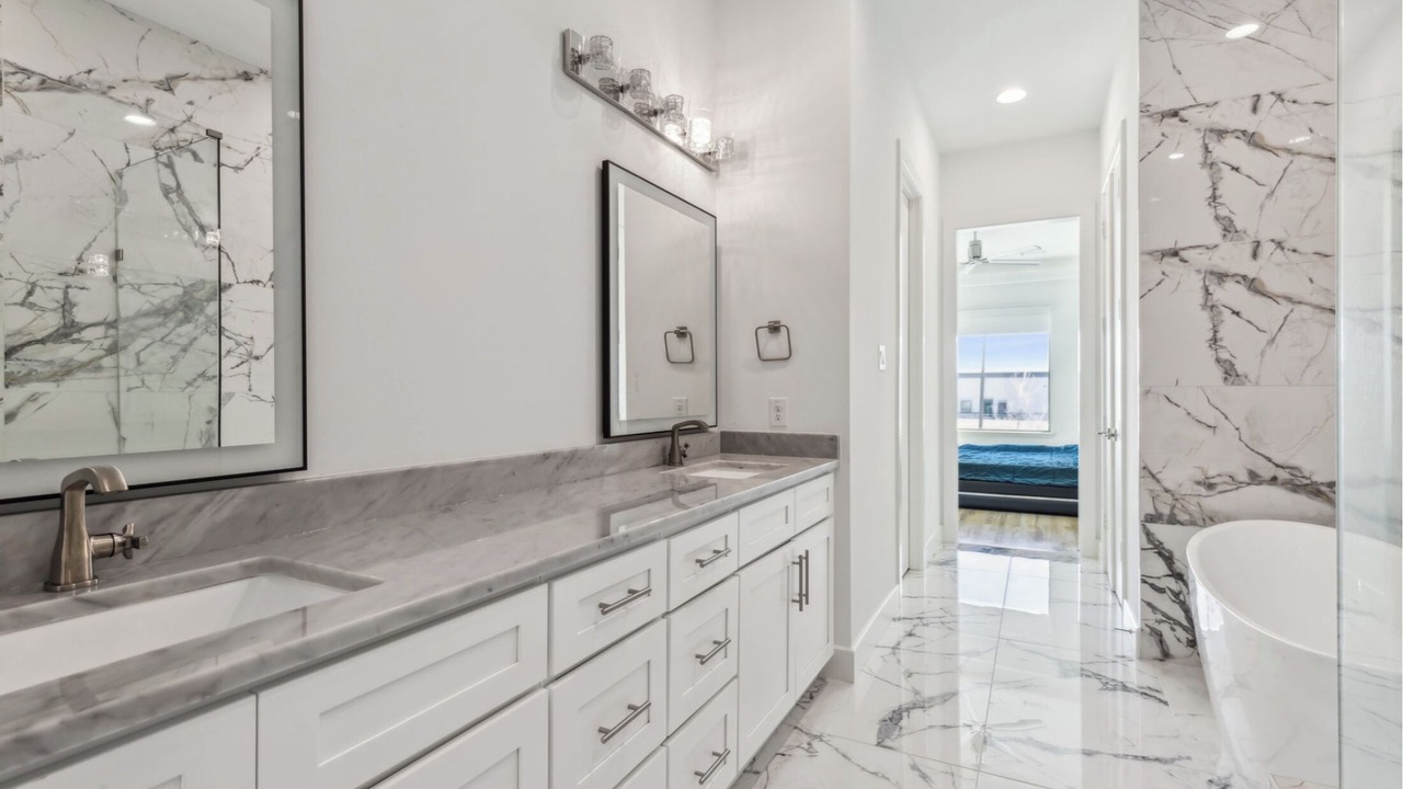 Photo of Bathroom in Farmers Branch