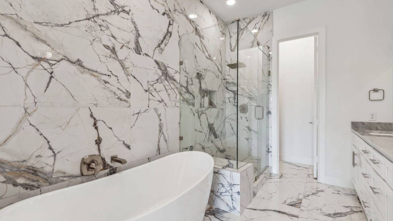 Photo of Bathroom in Farmers Branch