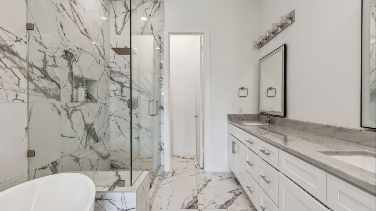 Photo of Bathroom in Farmers Branch