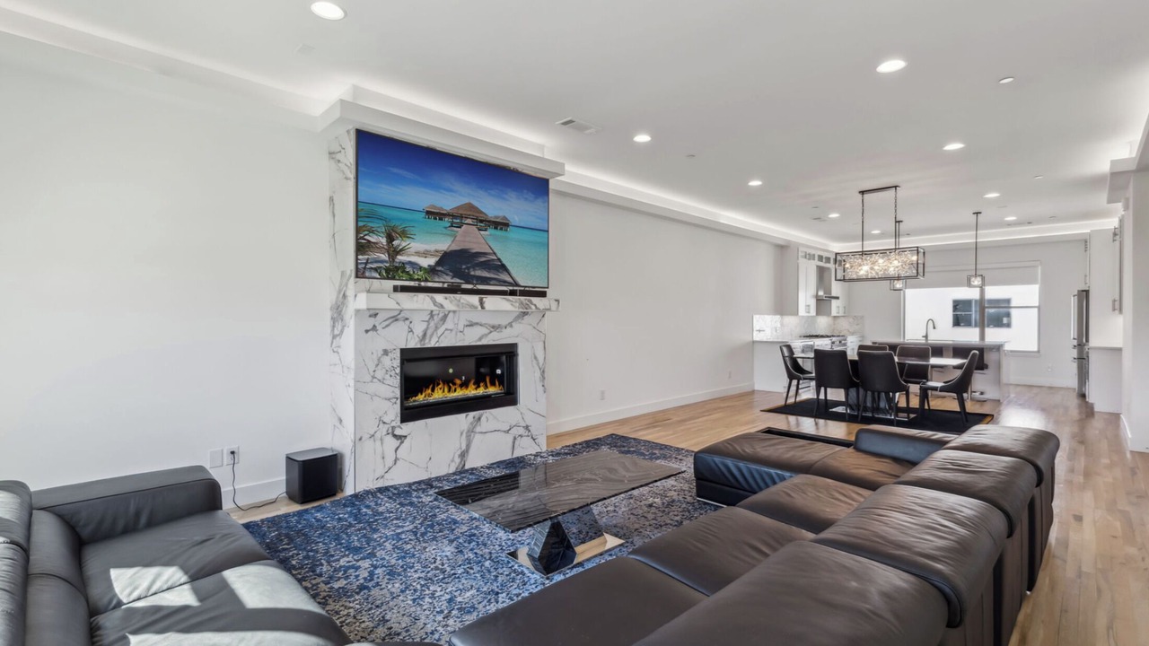Photo of Livingroom in Farmers Branch