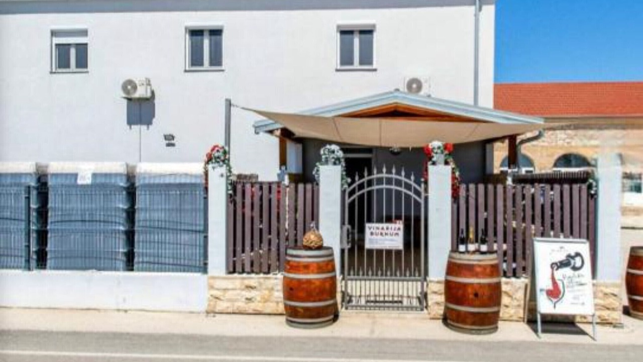 Photo of Outdoor in Cove Parja
