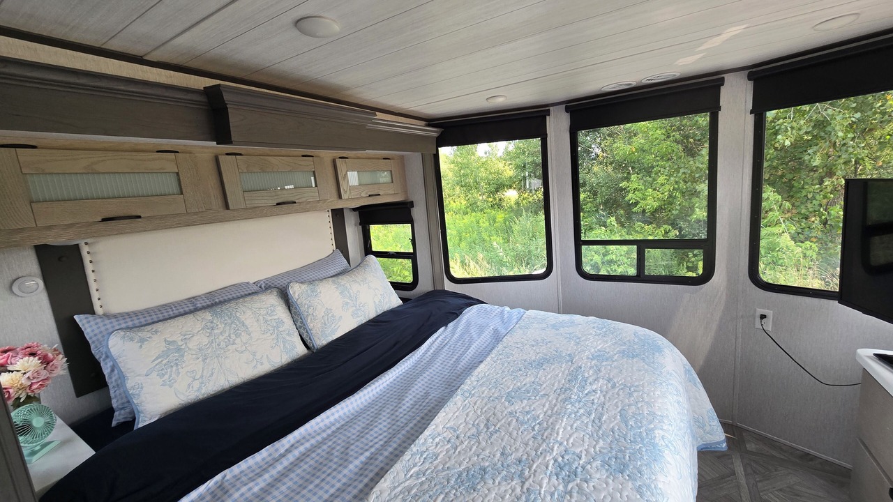 Photo of Bedroom in Russell