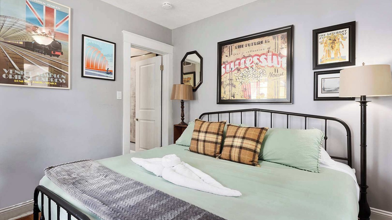 Photo of Bedroom in Rosedale