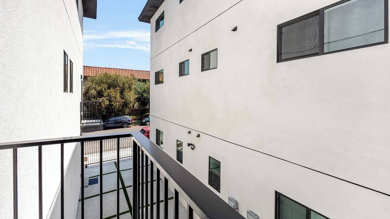 Photo of Outdoor in Wilshire