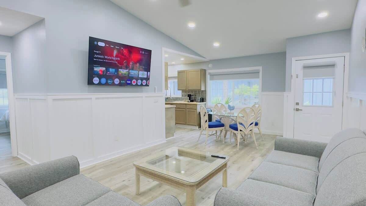 Photo of Livingroom in Crescent Beach