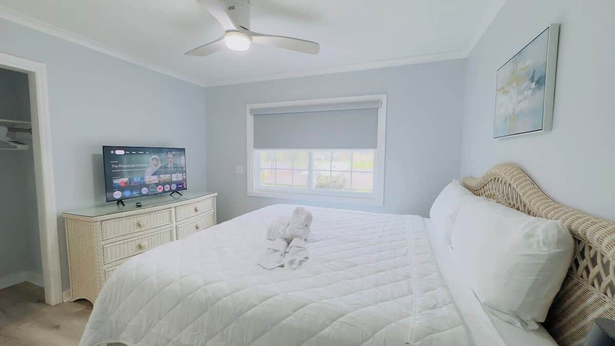 Photo of Bedroom in Crescent Beach