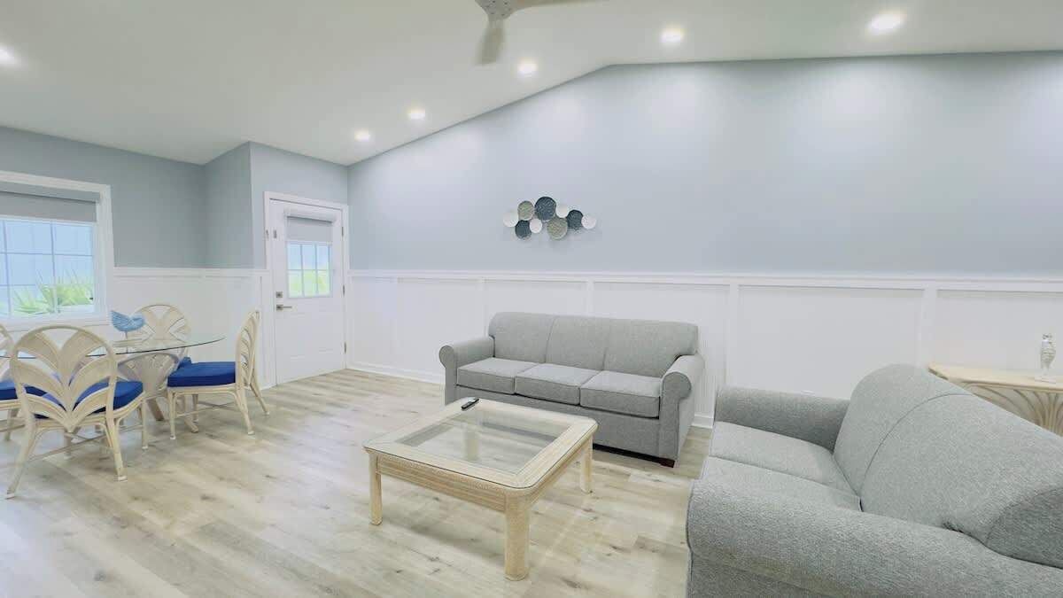 Photo of Livingroom in Crescent Beach