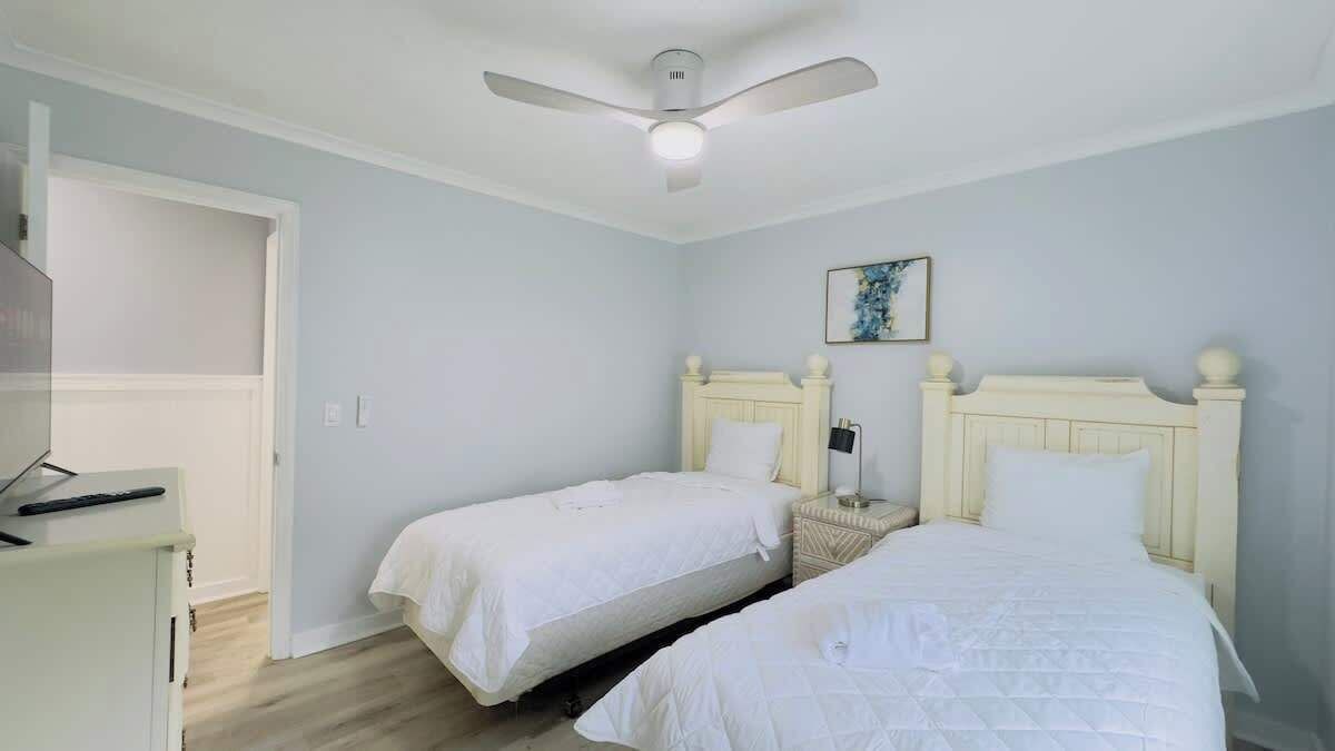 Photo of Bedroom in Crescent Beach