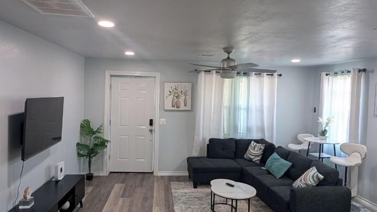 Photo of Livingroom in Central Oklahoma City