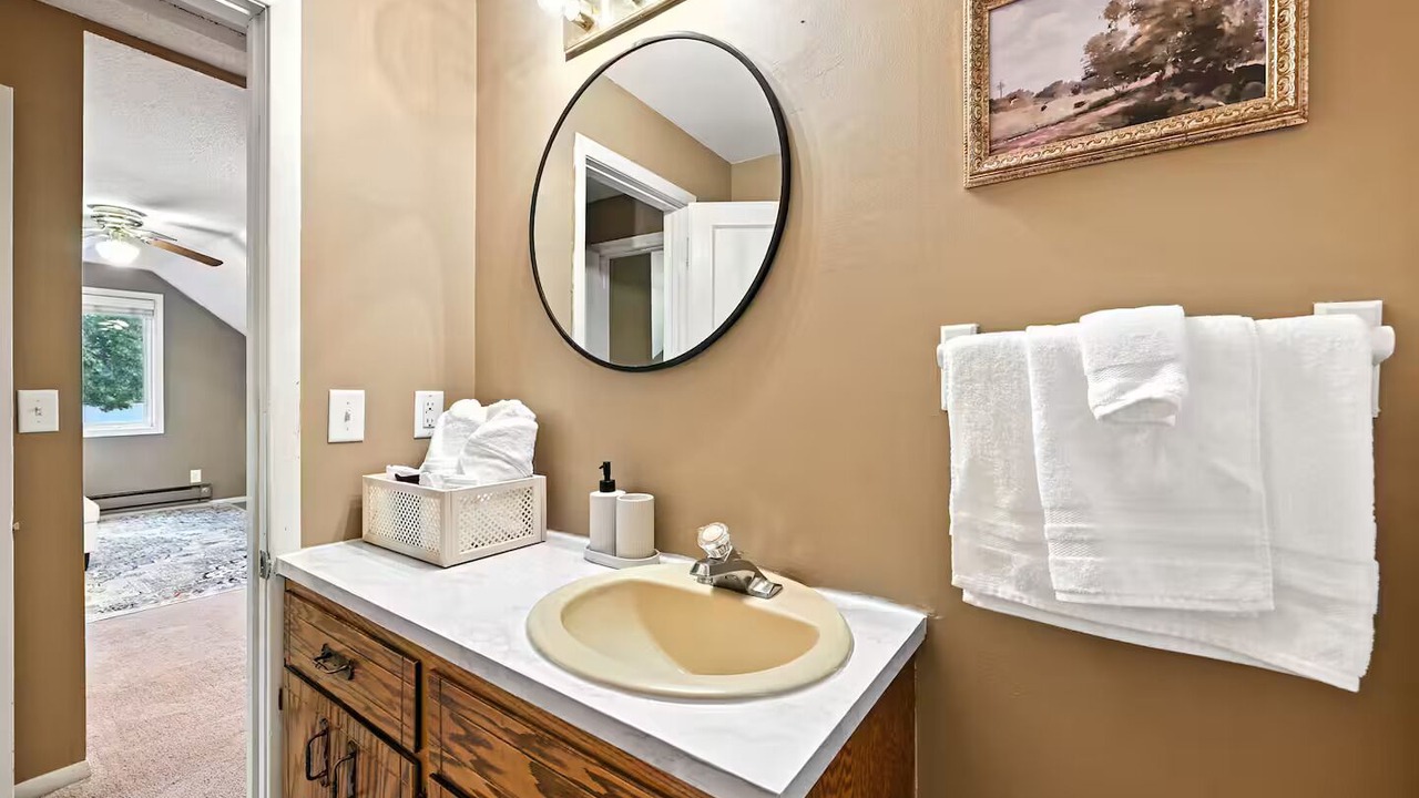 Photo of Bathroom in Maple Lake