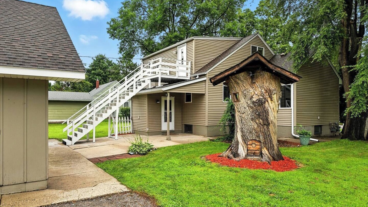 Photo of Outdoor in Maple Lake