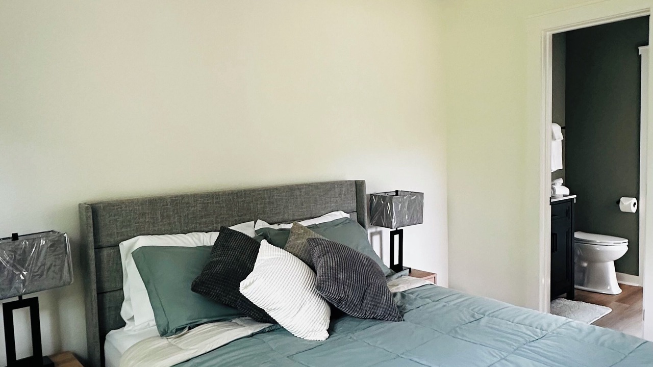 Photo of Bedroom in Crowley