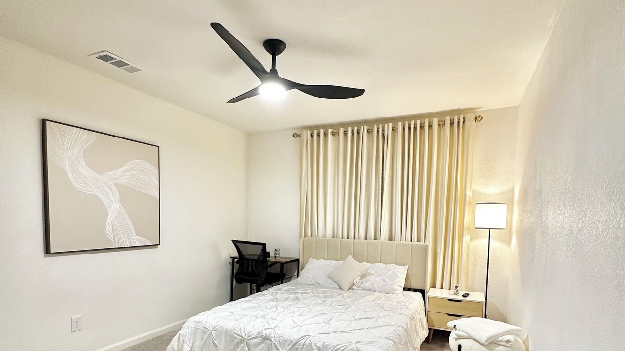 Photo of Bedroom in Glenn Heights