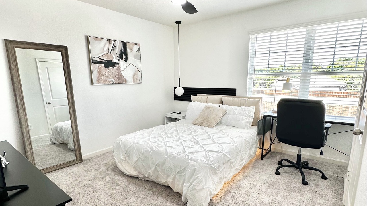 Photo of Bedroom in Glenn Heights
