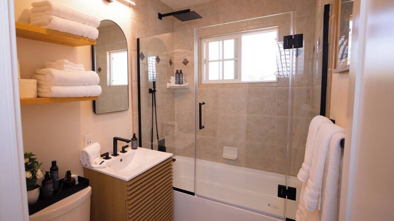 Photo of Bathroom in Winter Gardens
