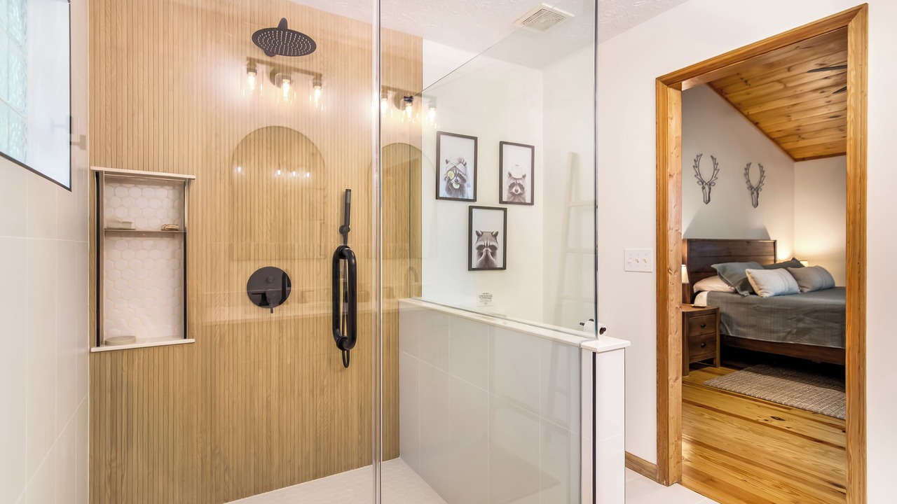 Photo of Bathroom in Walnut Mountain