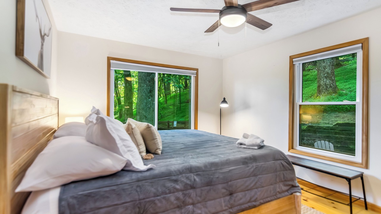 Photo of Bedroom in Walnut Mountain