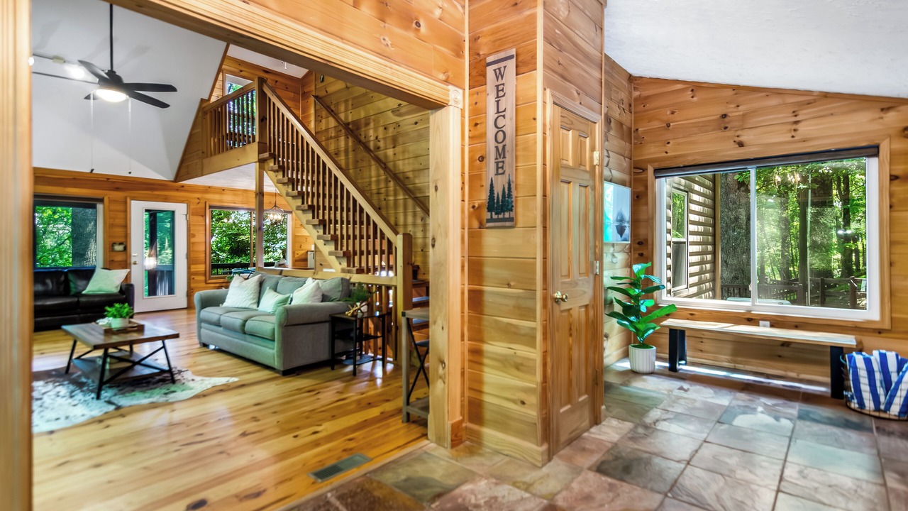 Photo of Livingroom in Walnut Mountain